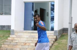 Diante dos desfalques de Ded, Alex e Manoel, o Cruzeiro, por emergncia, convocou o jovem Fabrcio, das categorias de base, para treinar com os profissionais