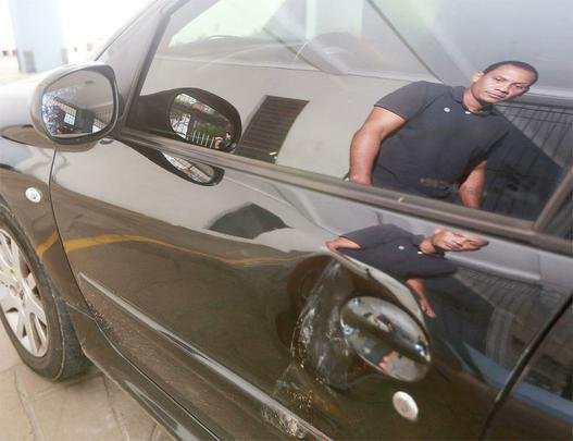 O rbitro Mrcio Chagas ouviu xingamentos como 'macaco safado' durante confronto entre Esportivo e Veranpolis. pelo Campeonato Gacho. Aps o fim da partida, encontrou seu carro amassado, arranhado e com bananas no cap e no teto.