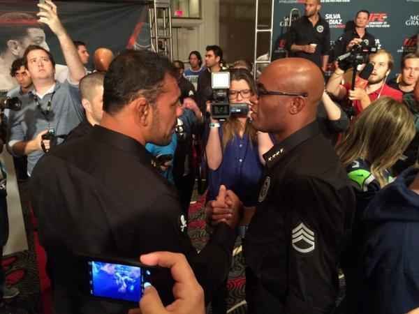 Veja imagens do Media Day do UFC 183, em Las Vegas - Anderson Silva e Rodrigo Minotauro