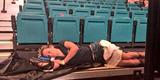 Confira a galeria de fotos da pesagem do UFC 183 - Miesha Tate tambm aproveitou para descansar antes da pesagem