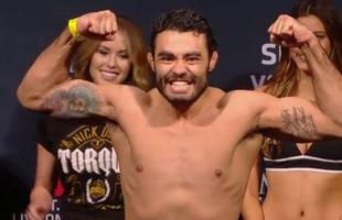 Confira a galeria de fotos da pesagem do UFC 183 - Rafael Sapo 
