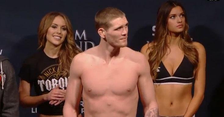 Confira a galeria de fotos da pesagem do UFC 183 - Jordan Mein 