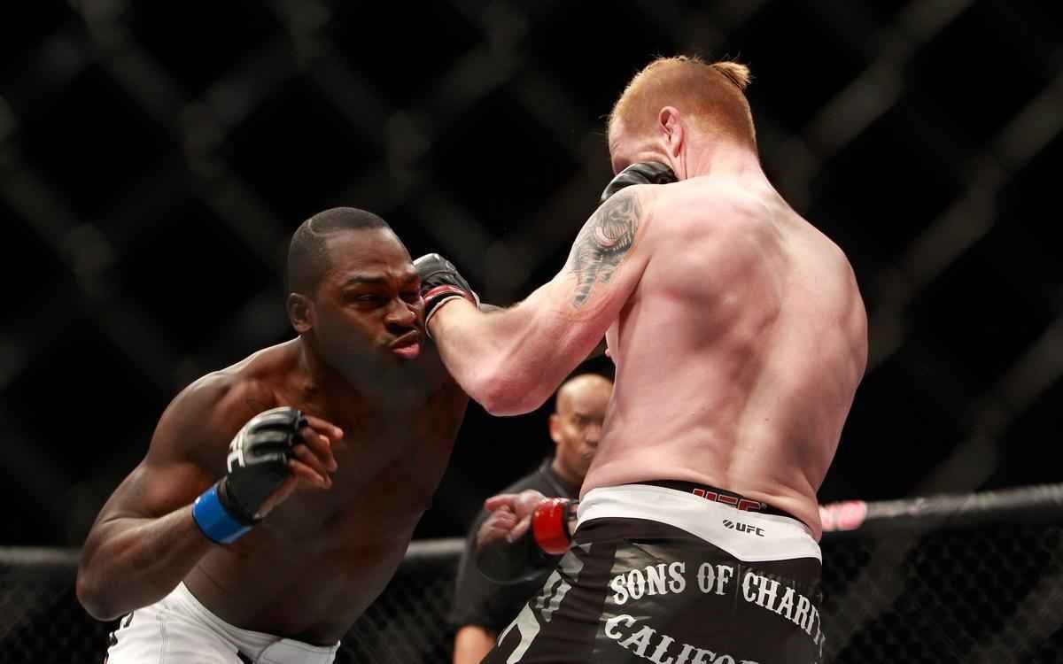 Derek Brunson venceu Ed Herman por nocaute tcnico no primeiro round