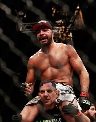 Thales Leites venceu Tim Boetsch por finalização no segundo round