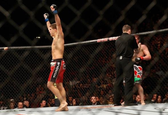 Al Iaquinta venceu Joe Lauzon por nocaute técnico no segundo round