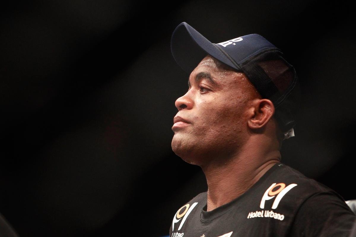 Em retorno ao octgono depois de 13 afastado por fratura na perna esquerda, Anderson Silva venceu Nick Diaz por deciso unnime, na luta principal do UFC 183, na MGM Grand Garden, em Las Vegas