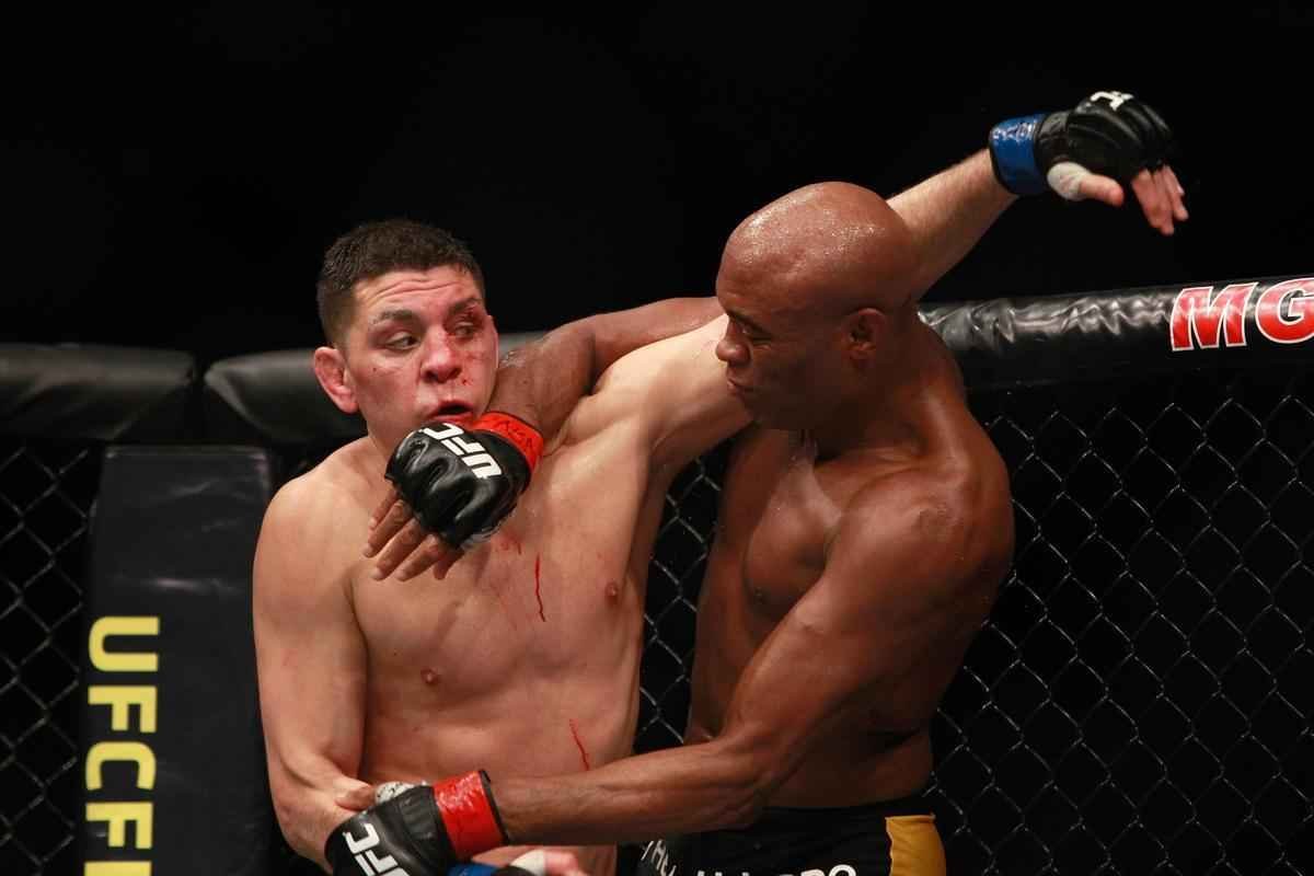 Em retorno ao octgono depois de 13 afastado por fratura na perna esquerda, Anderson Silva venceu Nick Diaz por deciso unnime, na luta principal do UFC 183, na MGM Grand Garden, em Las Vegas