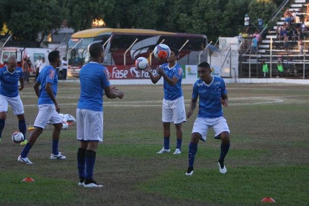 Cruzeiro arrancou no Mineiro com vitria de virada sobre o Democrata no Mamudo