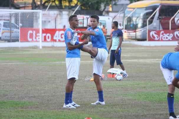 Cruzeiro arrancou no Mineiro com vitria de virada sobre o Democrata no Mamudo