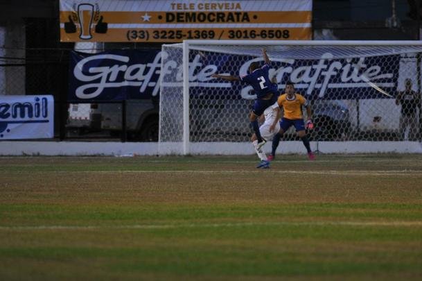 Cruzeiro arrancou no Mineiro com vitria de virada sobre o Democrata no Mamudo