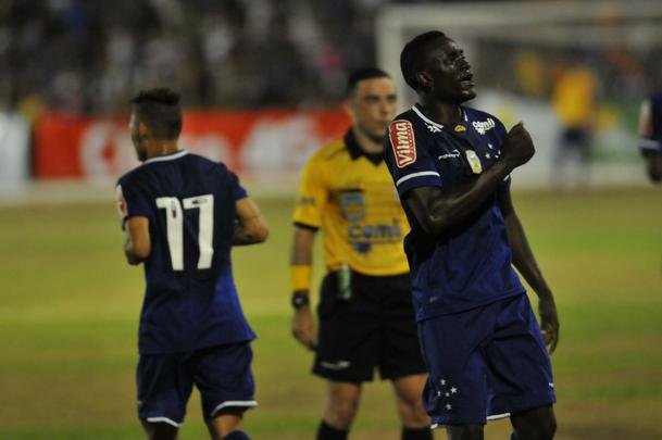 Cruzeiro arrancou no Mineiro com vitria de virada sobre o Democrata no Mamudo