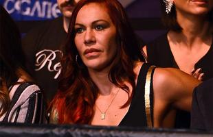 Veja outros astros e lutadores brasileiros que caram no doping - No final de 2011, Cris Cyborg foi flagrada por uso de stanolozol, aps a vitria sobre a japonesa Hiroko Yamanaka, em defesa do ttulo no Strikeforce. A brasileira perdeu o seu cinturo e pegou gancho de um ano