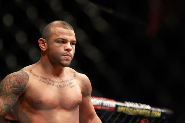 Veja outros astros e lutadores brasileiros que caíram no doping  - Depois de vencer Tony de Souza, em 2006, no UFC 66, Thiago 'Pitbull' Alves testou positivo para o diurético spironolactona
