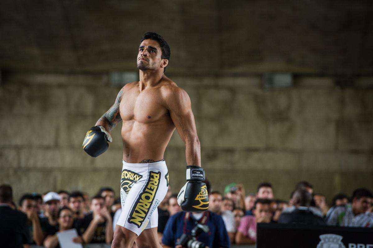 Veja outros astros e lutadores brasileiros que caram no doping  - Thiago Tavares falhou no exame por excesso de testosterona aps o nocaute sofrido para o russo Khabib Nurmagomedov