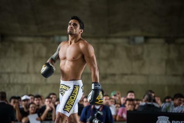 Veja outros astros e lutadores brasileiros que caíram no doping  - Thiago Tavares falhou no exame por excesso de testosterona após o nocaute sofrido para o russo Khabib Nurmagomedov