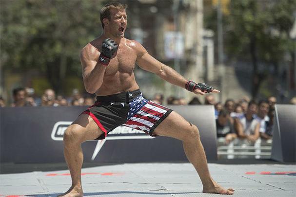 Veja outros astros e lutadores brasileiros que caíram no doping  - Hall da Fama do UFC, Stephan Bonnar foi flagrado por uso do esteroide anabolizante drostanolona, na derrota para Anderson Silva, onde se aposentou. O ex-lutador já havia sido pego em 2006, quando foi suspenso e obrigado a pagar uma multa de US$ 5 mil