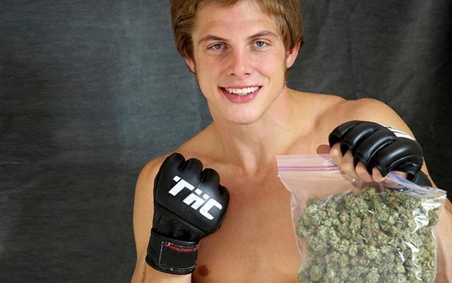 Veja outros astros e lutadores brasileiros que caíram no doping  - Matt Riddle foi demitido do UFC após ser flagrado por uso de maconha em duas situações distintas