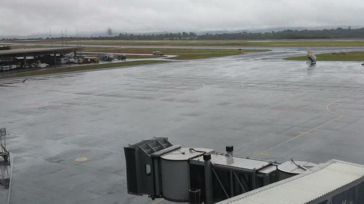 Aeroporto de Confins fica fechado por causa da chuva