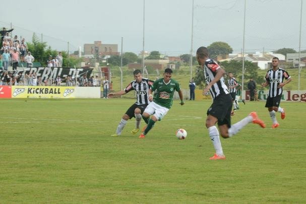 Atlético venceu o Mamoré por 2 a 0, em Patos de Minas, pelo Campeonato Mineiro