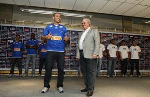 Aps acionar a Justia para deixar o Vasco, Nilton aceitou proposta do Cruzeiro