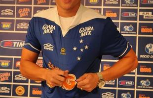 Willian chegou ao Cruzeiro como contrapeso da negociao que levou Diego Souza ao Metalist, da Ucrnia. Em 2014, o clube desembolsou R$ 10,5 milhes para contrat-lo em definitivo