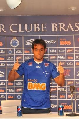 O atacante argentino Martinuccio foi contratado pelo Cruzeiro em 2012