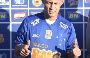 Revelado pelo Santos, Neilton foi contratado pelo Cruzeiro na temporada 2014