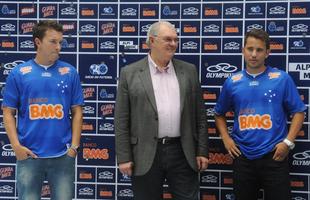 Duas das principais contrataes do Cruzeiro em 2013, Dagoberto e Everton Ribeiro foram apresentados na Toca da Raposa I pelo presidente Gilvan de Pinho Tavares. O atacante defendia o Internacional, enquanto o meia veio do Coritiba