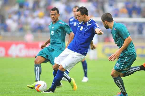 Cruzeiro e Caldense se enfrentaram em jogo vlido pela segunda rodada do Estadual