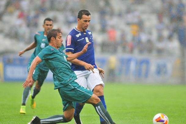 Cruzeiro e Caldense se enfrentaram em jogo vlido pela segunda rodada do Estadual