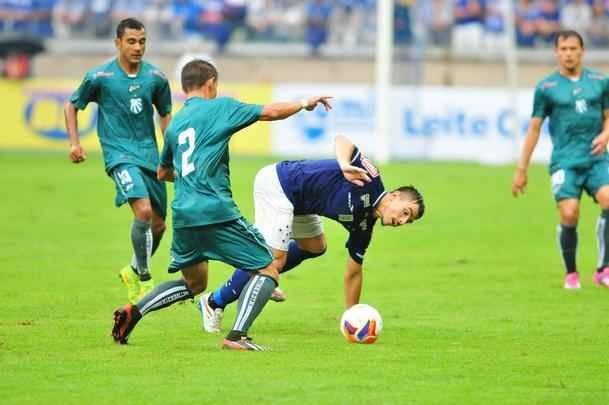 Cruzeiro e Caldense se enfrentaram em jogo vlido pela segunda rodada do Estadual