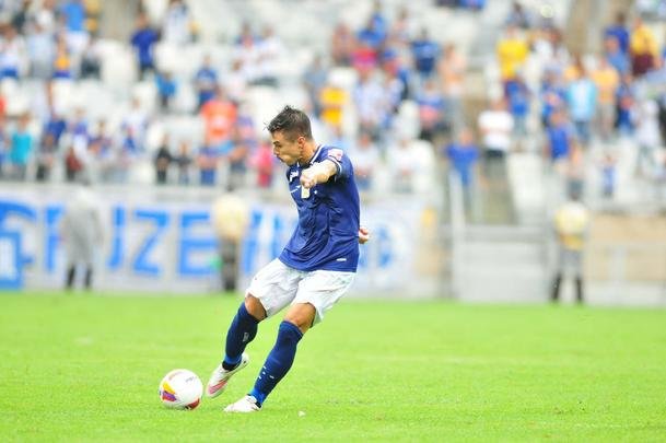 Cruzeiro e Caldense se enfrentaram em jogo vlido pela segunda rodada do Estadual
