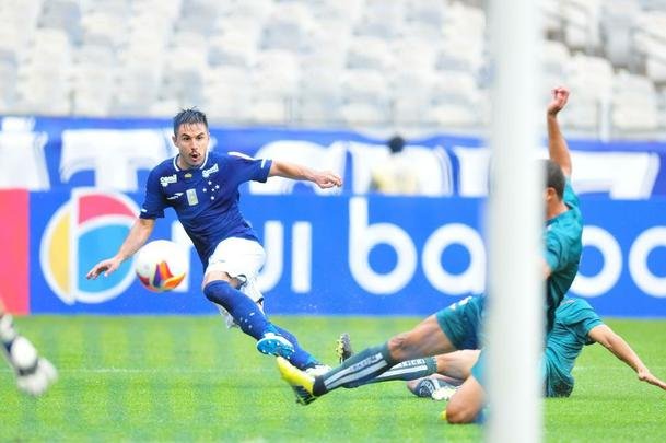 Cruzeiro e Caldense se enfrentaram em jogo vlido pela segunda rodada do Estadual