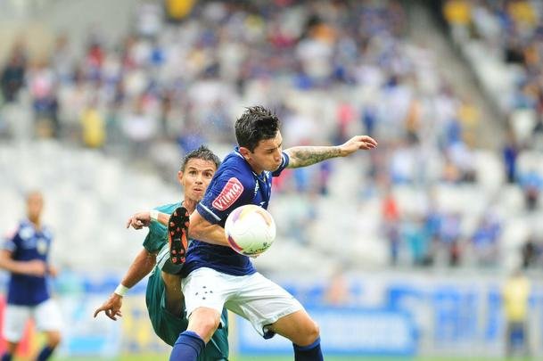 Cruzeiro e Caldense se enfrentaram em jogo vlido pela segunda rodada do Estadual