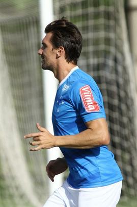 De Arrascaeta foi inscrito no BID e estrear pelo Cruzeiro contra o Guarani, nesta quarta; os reforos Paulo Andr e Willians participaram pela primeira vez de uma atividade sob o comando de Marcelo Oliveira