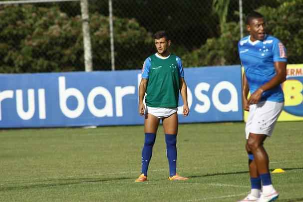 De Arrascaeta foi inscrito no BID e estrear pelo Cruzeiro contra o Guarani, nesta quarta; os reforos Paulo Andr e Willians participaram pela primeira vez de uma atividade sob o comando de Marcelo Oliveira
