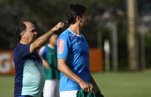 De Arrascaeta foi inscrito no BID e estrear pelo Cruzeiro contra o Guarani, nesta quarta; os reforos Paulo Andr e Willians participaram pela primeira vez de uma atividade sob o comando de Marcelo Oliveira