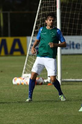 De Arrascaeta foi inscrito no BID e estrear pelo Cruzeiro contra o Guarani, nesta quarta; os reforos Paulo Andr e Willians participaram pela primeira vez de uma atividade sob o comando de Marcelo Oliveira