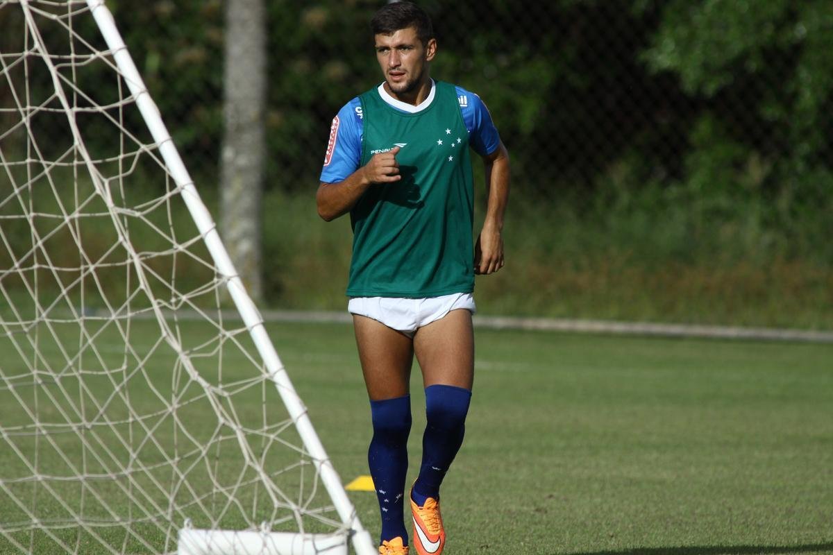 De Arrascaeta foi inscrito no BID e estrear pelo Cruzeiro contra o Guarani, nesta quarta; os reforos Paulo Andr e Willians participaram pela primeira vez de uma atividade sob o comando de Marcelo Oliveira