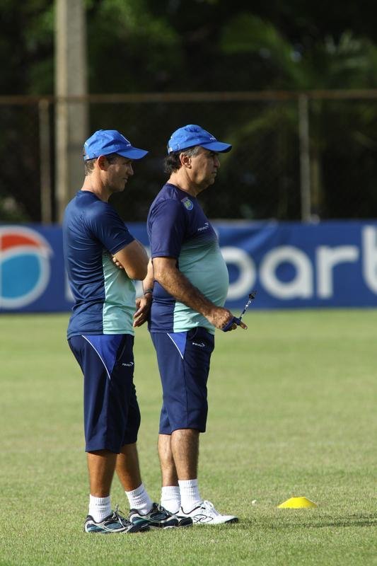 De Arrascaeta foi inscrito no BID e estrear pelo Cruzeiro contra o Guarani, nesta quarta; os reforos Paulo Andr e Willians participaram pela primeira vez de uma atividade sob o comando de Marcelo Oliveira
