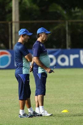 De Arrascaeta foi inscrito no BID e estrear pelo Cruzeiro contra o Guarani, nesta quarta; os reforos Paulo Andr e Willians participaram pela primeira vez de uma atividade sob o comando de Marcelo Oliveira