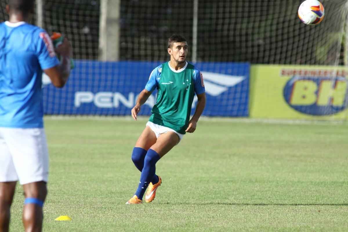 De Arrascaeta foi inscrito no BID e estrear pelo Cruzeiro contra o Guarani, nesta quarta; os reforos Paulo Andr e Willians participaram pela primeira vez de uma atividade sob o comando de Marcelo Oliveira