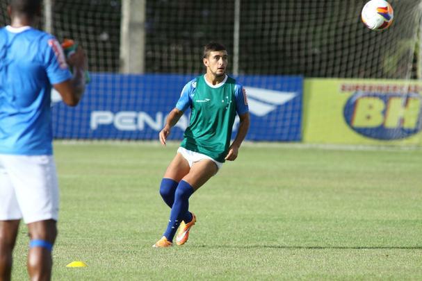 De Arrascaeta foi inscrito no BID e estrear pelo Cruzeiro contra o Guarani, nesta quarta; os reforos Paulo Andr e Willians participaram pela primeira vez de uma atividade sob o comando de Marcelo Oliveira