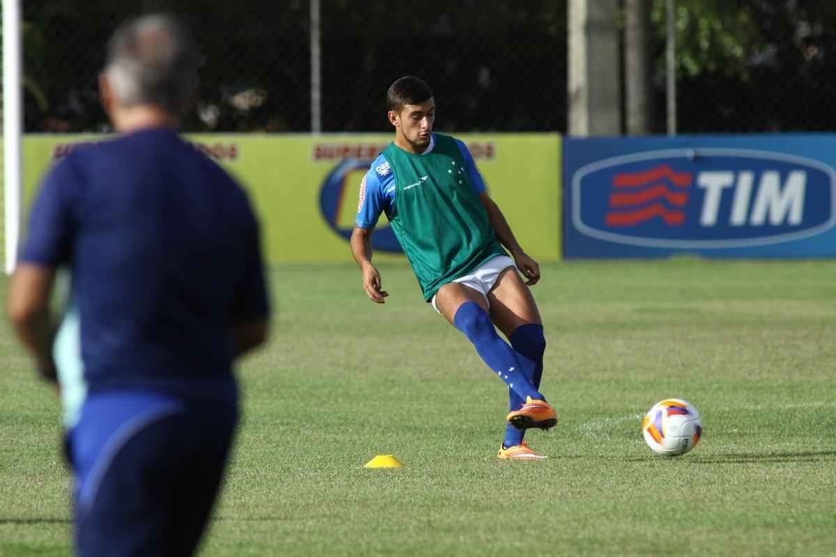 De Arrascaeta foi inscrito no BID e estrear pelo Cruzeiro contra o Guarani, nesta quarta; os reforos Paulo Andr e Willians participaram pela primeira vez de uma atividade sob o comando de Marcelo Oliveira