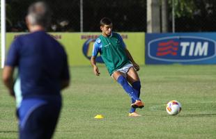 De Arrascaeta foi inscrito no BID e estrear pelo Cruzeiro contra o Guarani, nesta quarta; os reforos Paulo Andr e Willians participaram pela primeira vez de uma atividade sob o comando de Marcelo Oliveira