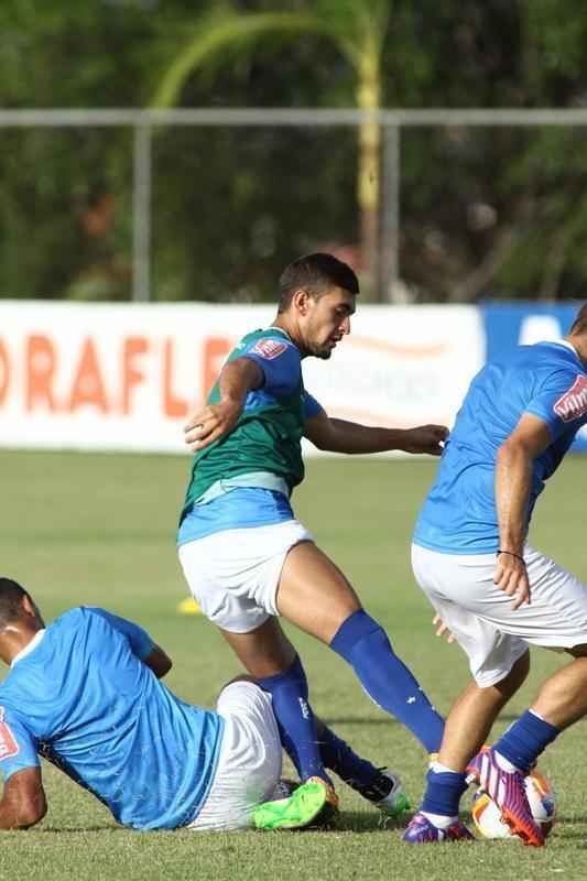De Arrascaeta foi inscrito no BID e estrear pelo Cruzeiro contra o Guarani, nesta quarta; os reforos Paulo Andr e Willians participaram pela primeira vez de uma atividade sob o comando de Marcelo Oliveira