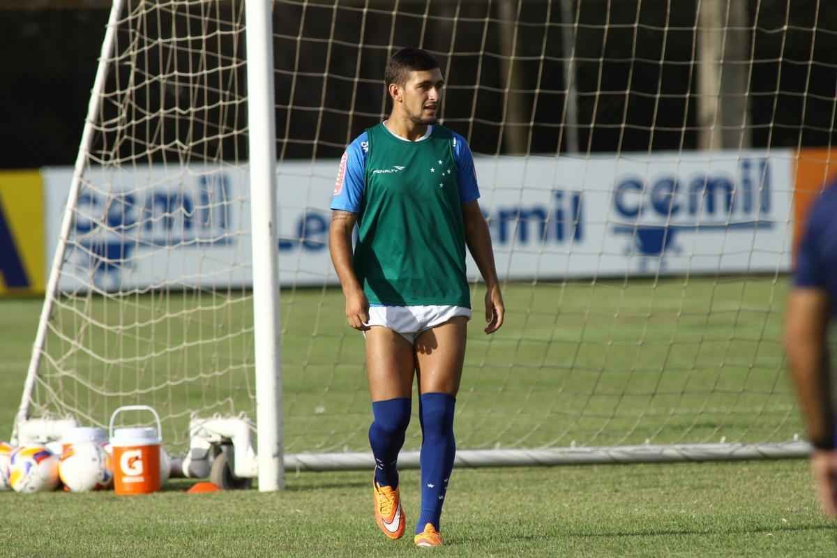 De Arrascaeta foi inscrito no BID e estrear pelo Cruzeiro contra o Guarani, nesta quarta; os reforos Paulo Andr e Willians participaram pela primeira vez de uma atividade sob o comando de Marcelo Oliveira