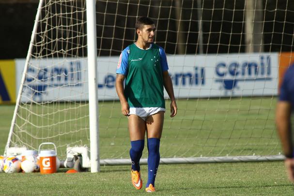 De Arrascaeta foi inscrito no BID e estrear pelo Cruzeiro contra o Guarani, nesta quarta; os reforos Paulo Andr e Willians participaram pela primeira vez de uma atividade sob o comando de Marcelo Oliveira