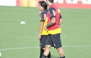 Levir Culpi dividiu o campo principal da Cidade do Galo em dois, mas o time titular no sofreu alteraes em relao ao jogo de sbado, contra o Mamor