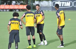 Levir Culpi dividiu o campo principal da Cidade do Galo em dois, mas o time titular no sofreu alteraes em relao ao jogo de sbado, contra o Mamor